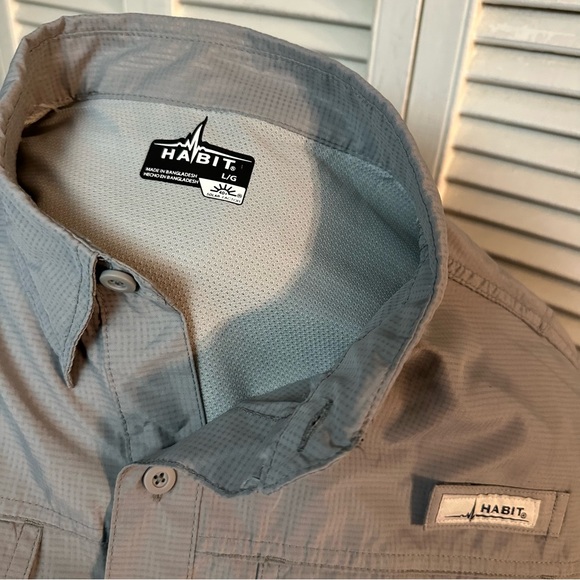 HABIT  Size LARGE  Long Sleeve  40+ Solar Factor - Picture 6 of 9